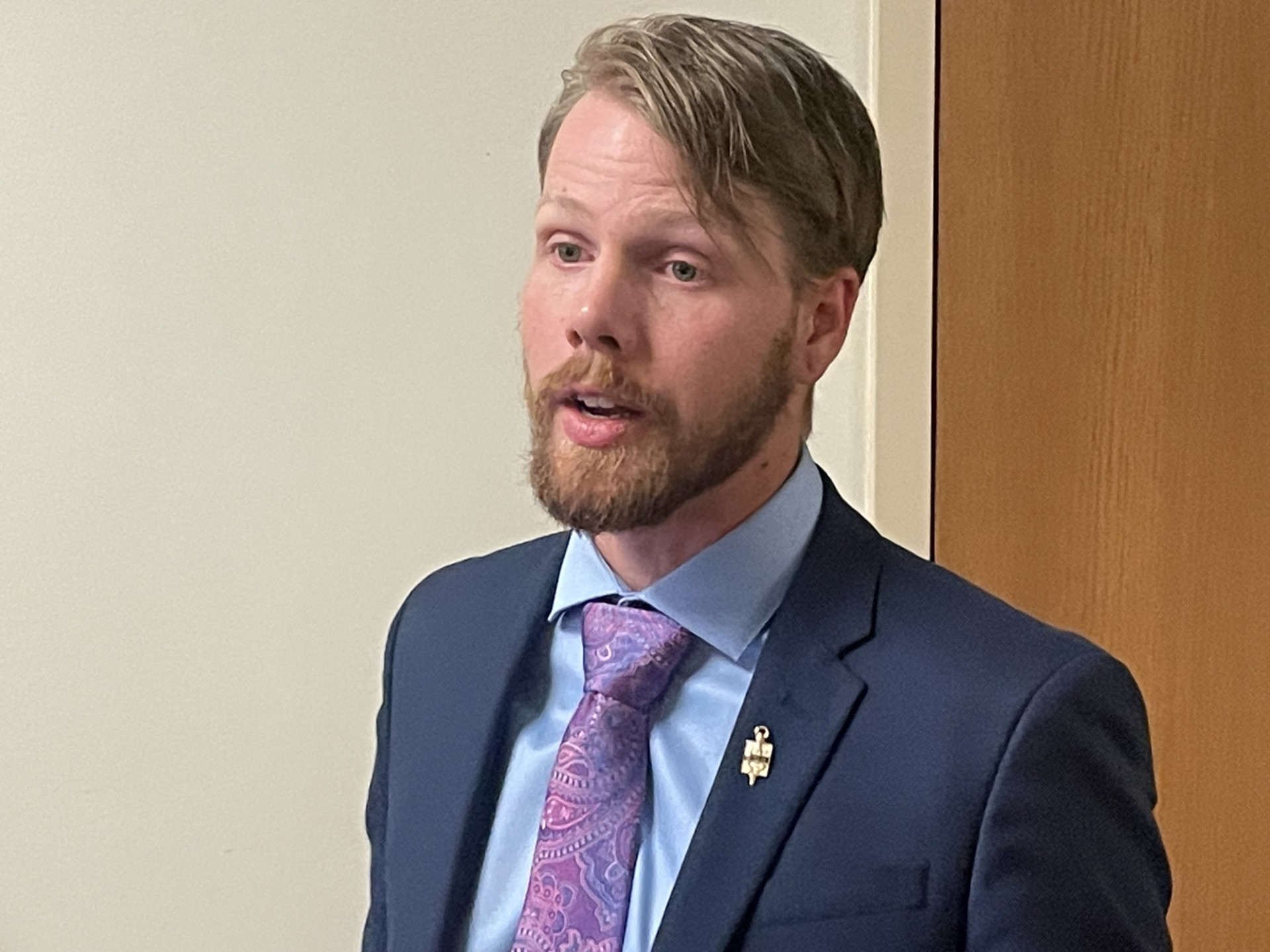 VCF News: DACC Student Trustee Walks Out on Closed Session; Says He's "Fed Up"