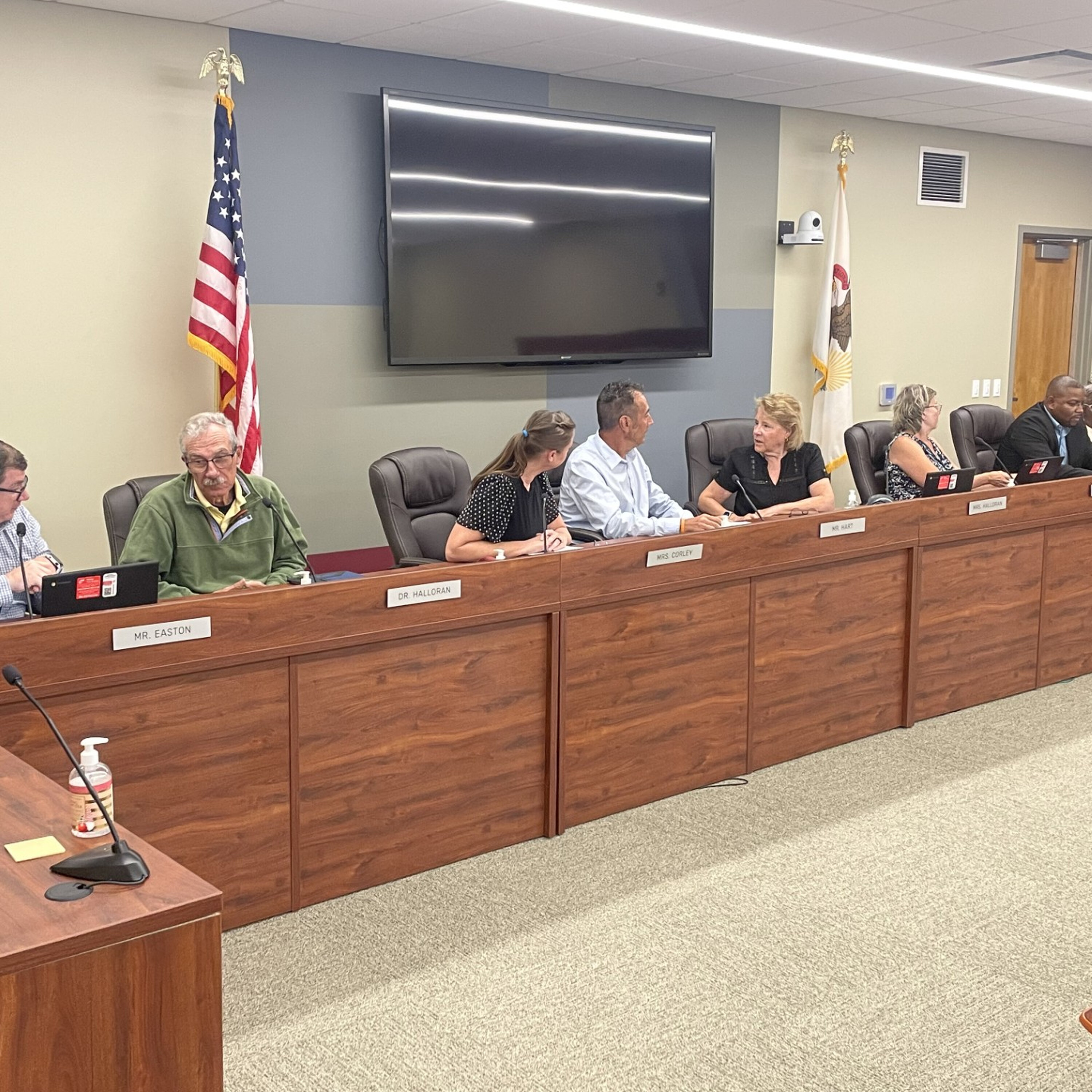 VCF News: Dist 118 Brd Passes Scheduled Raises for Admin & Non-Union Positions episode artwork