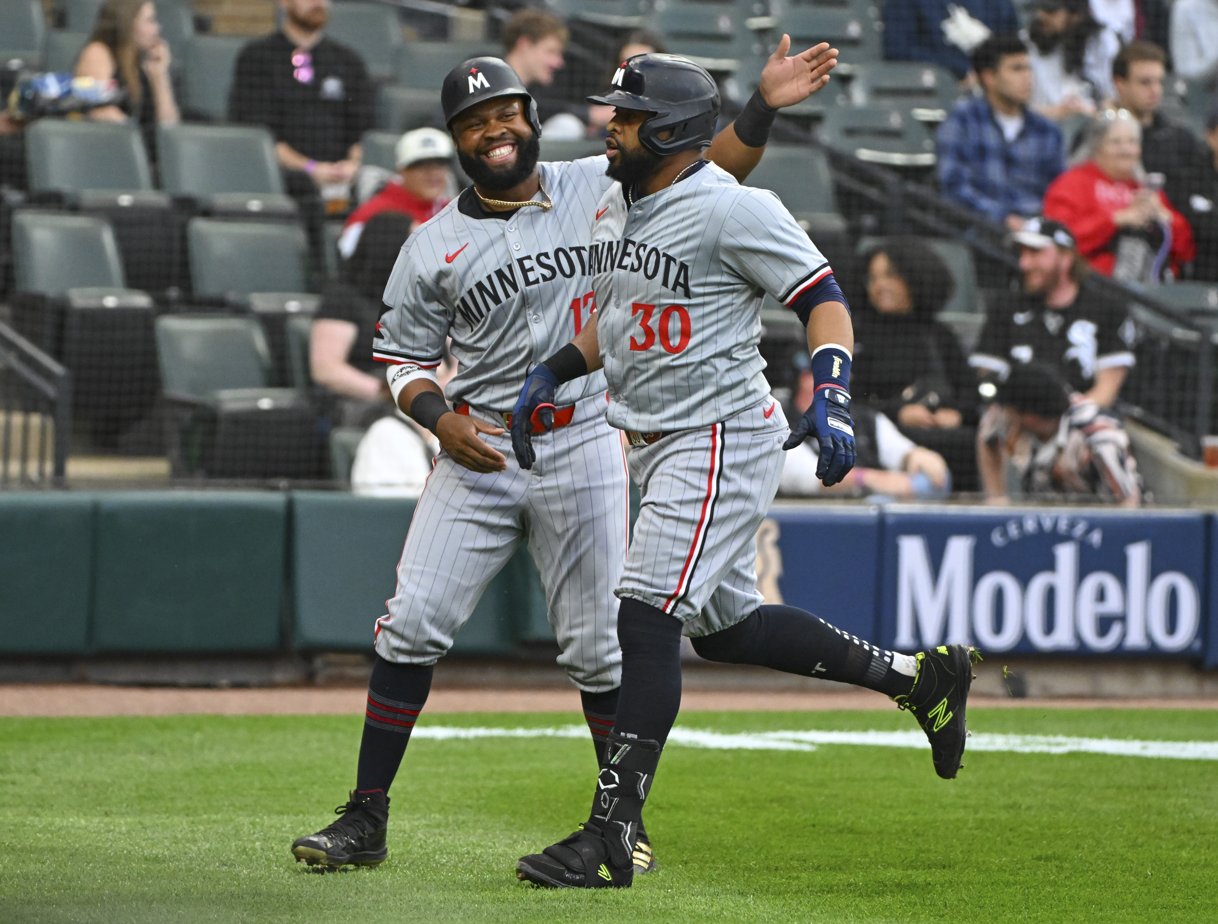 Twins wear out the White Sox for their eight straight win