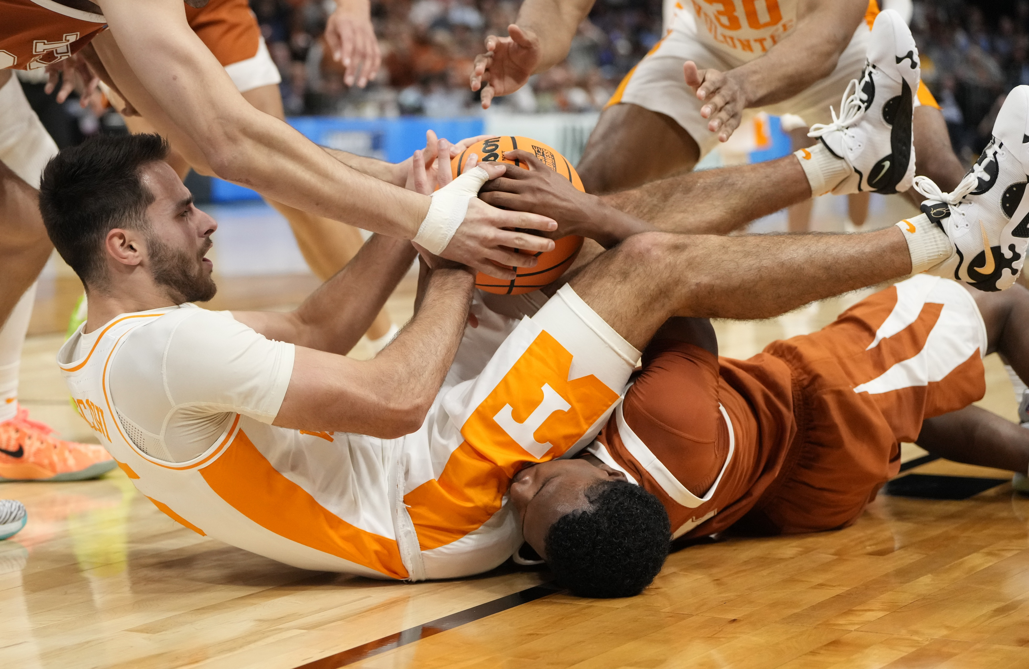(SEC/NCAA Tournament) FINAL SECONDS UT vs TEX Round of 32 win and Santiago Vescovi postgame interview- courtesy Learfield / from 92.9 FM ESPN