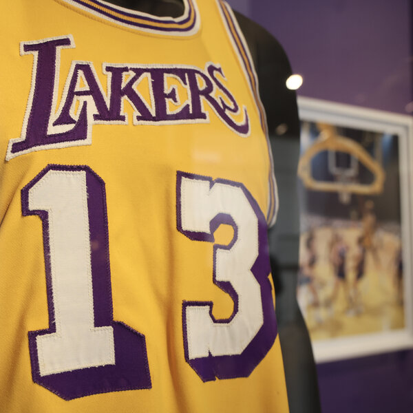 1972 Wilt Chamberlain jersey expected to sell for more than $4M at