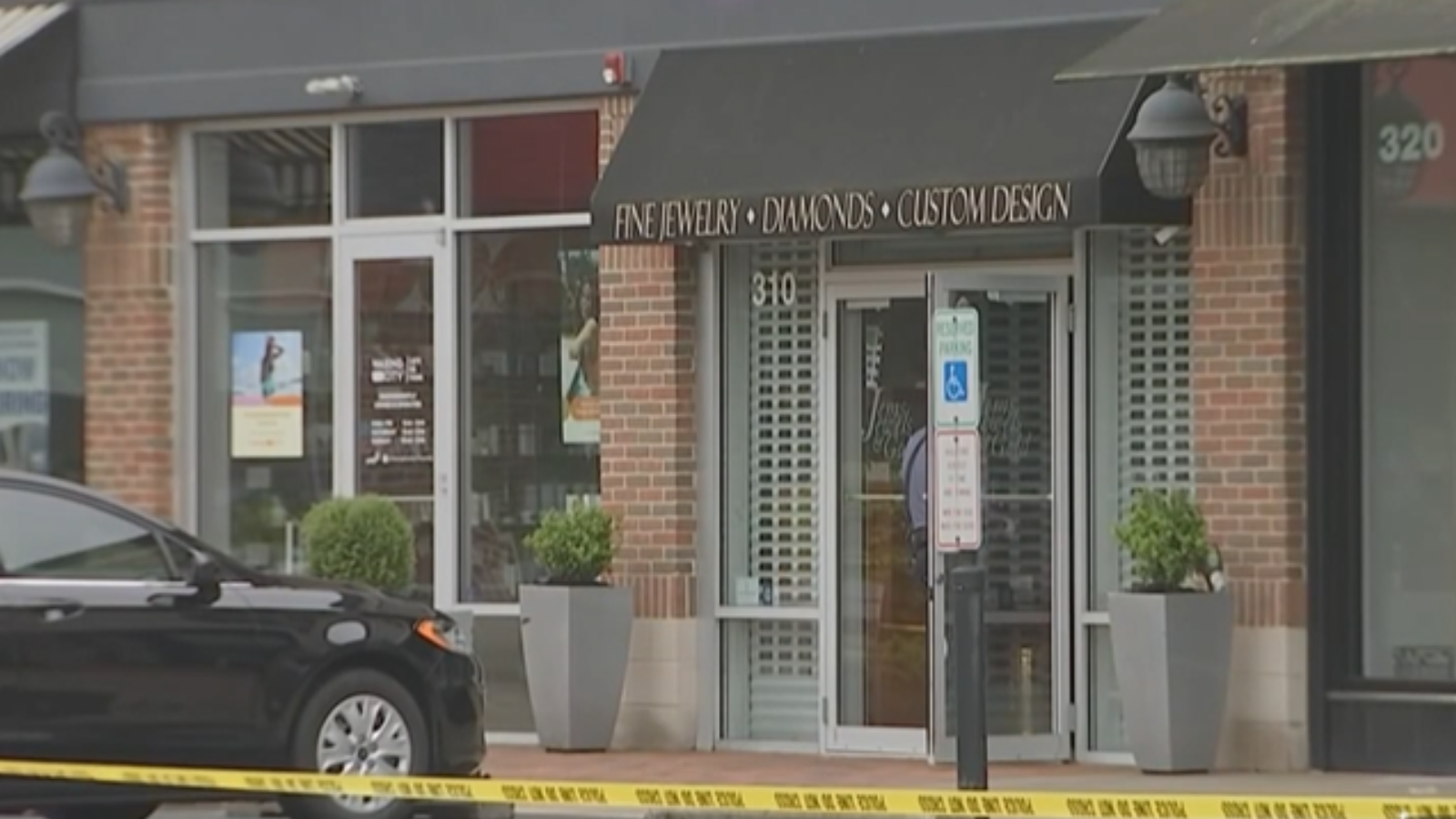 Horsham jewelry store employee shoots suspected burglar in the arm, police say