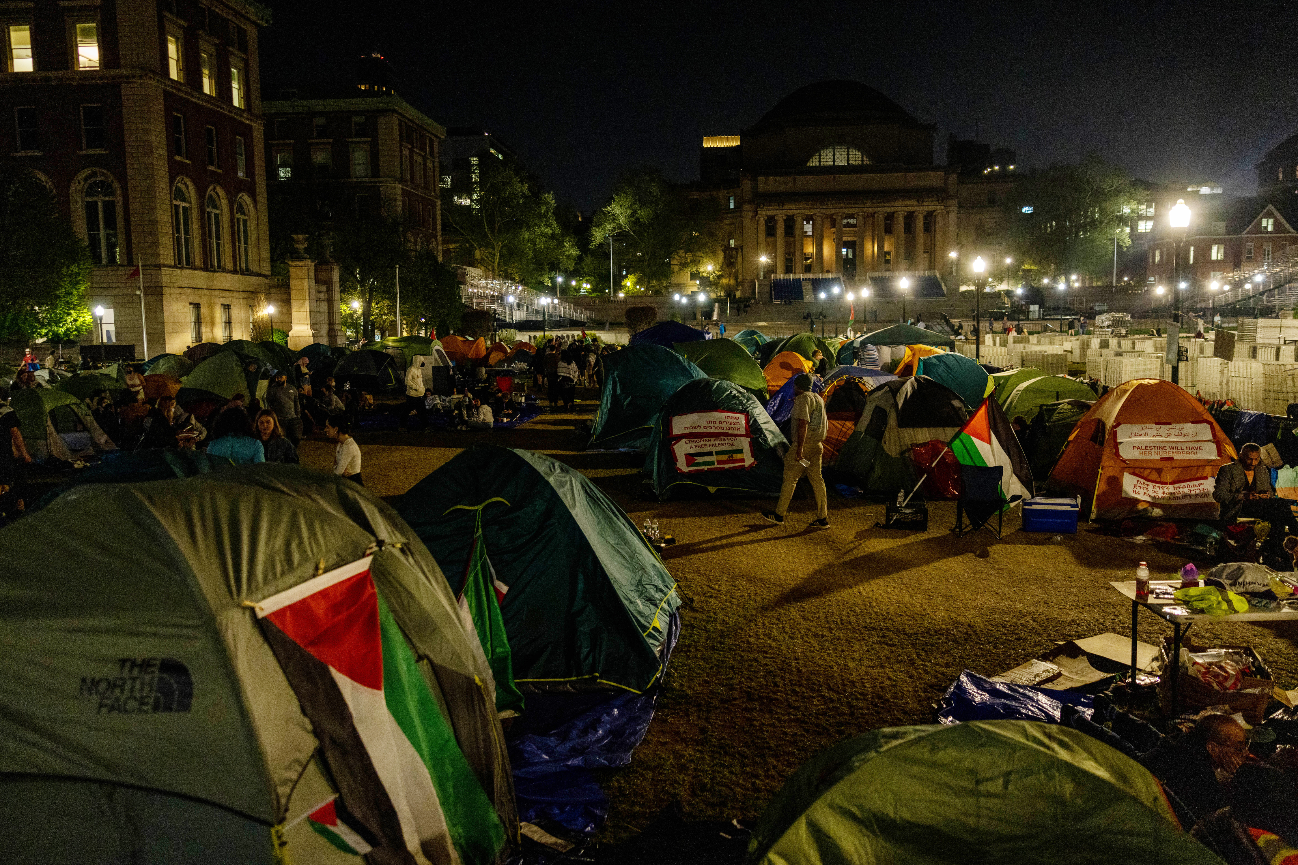 NEWSLINE: Columbia protesters occupy Hamilton Hall overnight