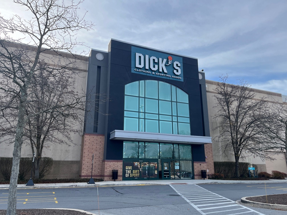 Dick's Sporting Goods store in Bloomfield Twp. robbed twice in a week