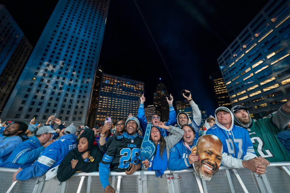 New Detroit resident calls NFL Draft crowd "crazy," in a good way