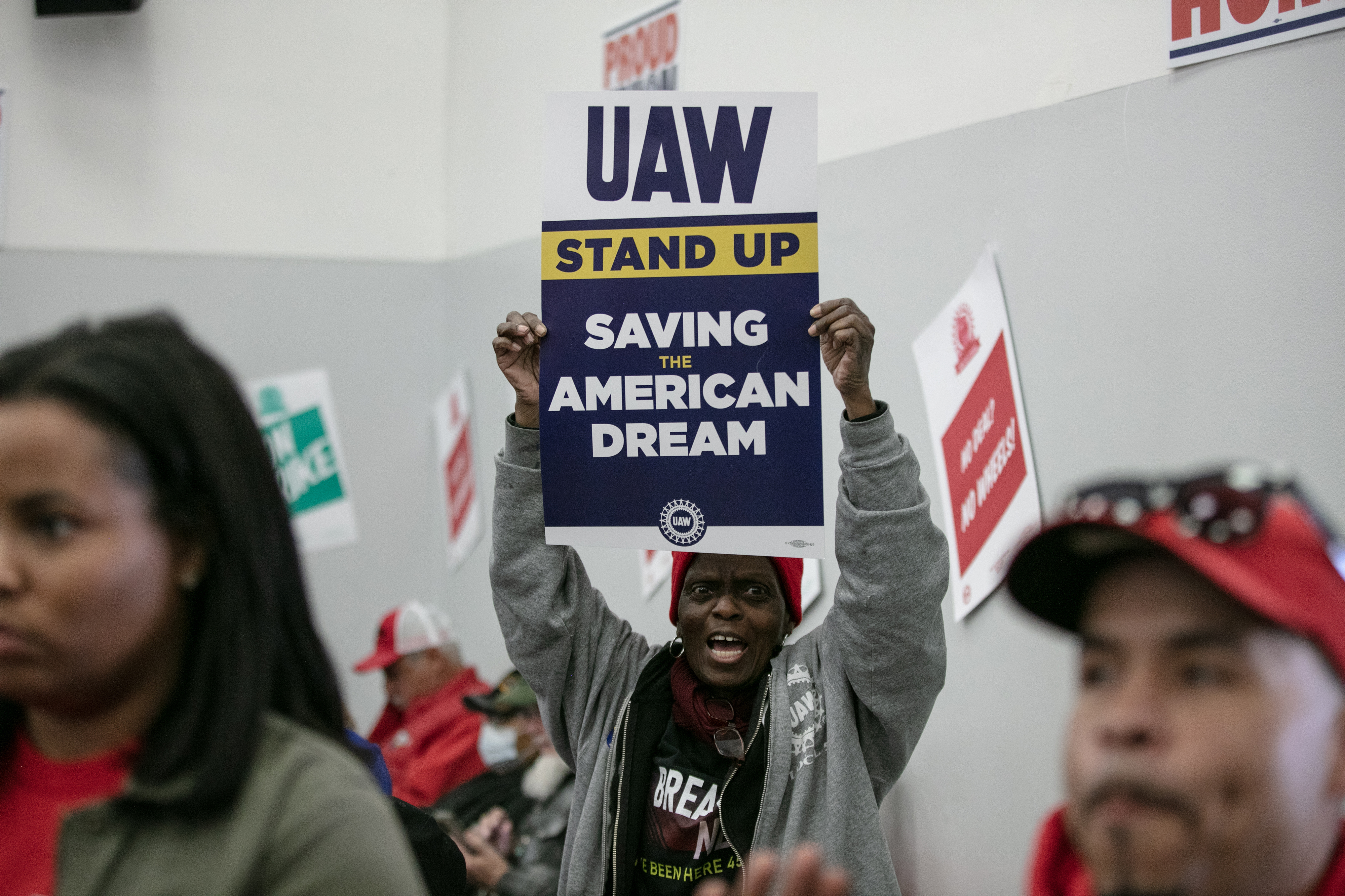 VW autoworkers vote to join UAW