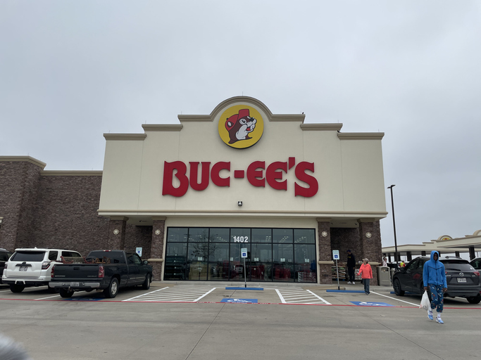 Michigan's first Buc-ee’s? Billboard on I-96 ignites chatter, hope among fans