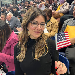 Nearly 2,000 immigrants sworn in as U.S. citizens at Wintrust Arena