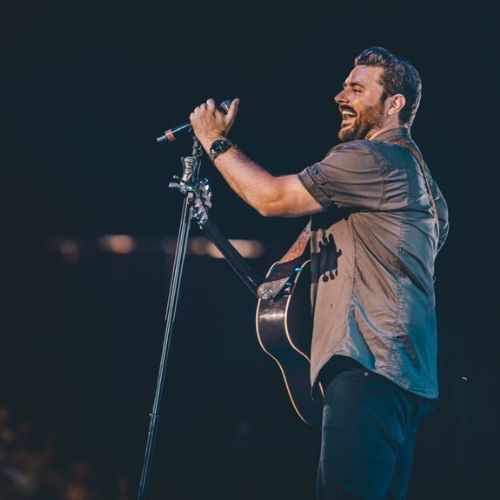 Country Star, Chris Young: Navy dogs, Marines & a Vet friend for life