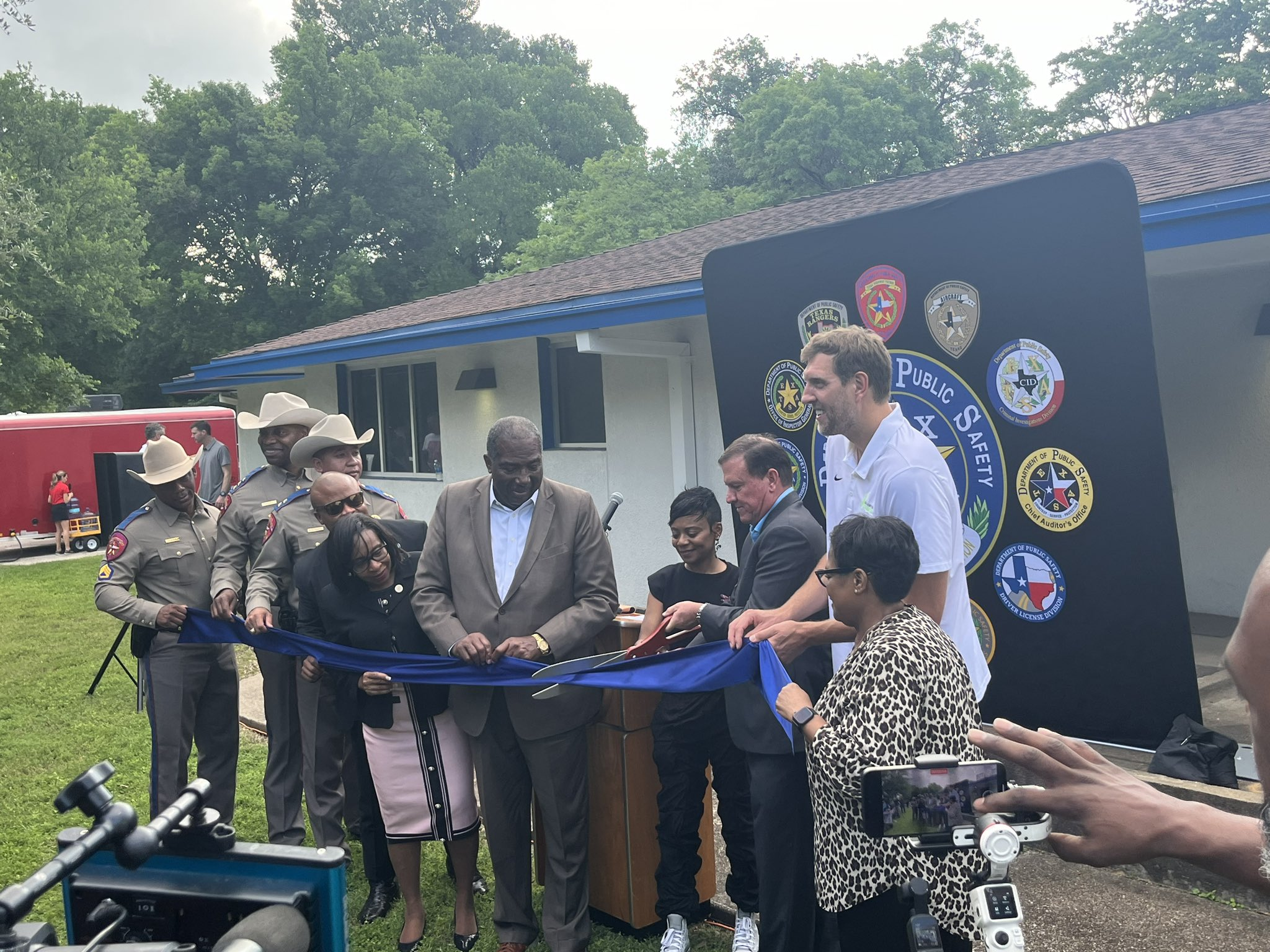 Texas DPS opens first recruitment center in North Texas