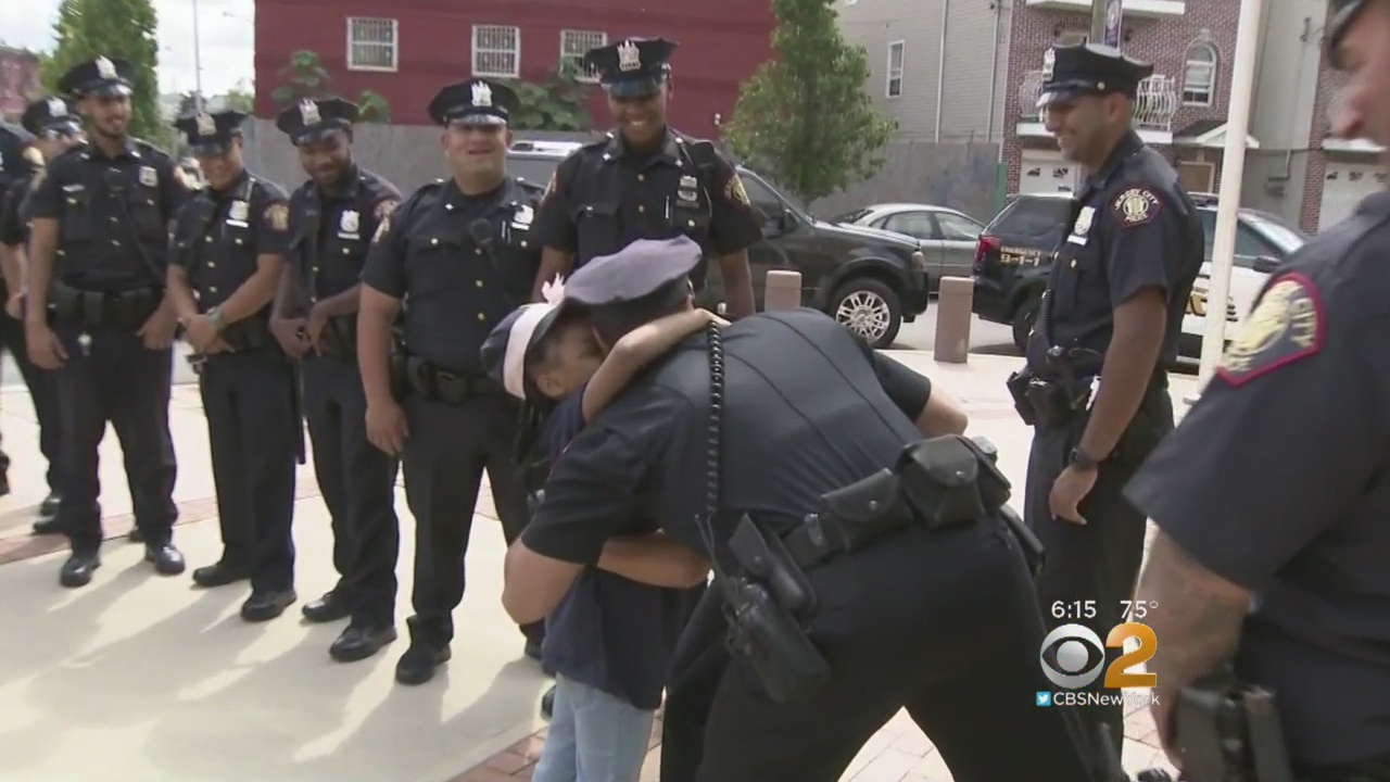 7-Year-Old Girl’s Cross-Country Tour To Thank Cops With Hugs Comes To Jersey City
