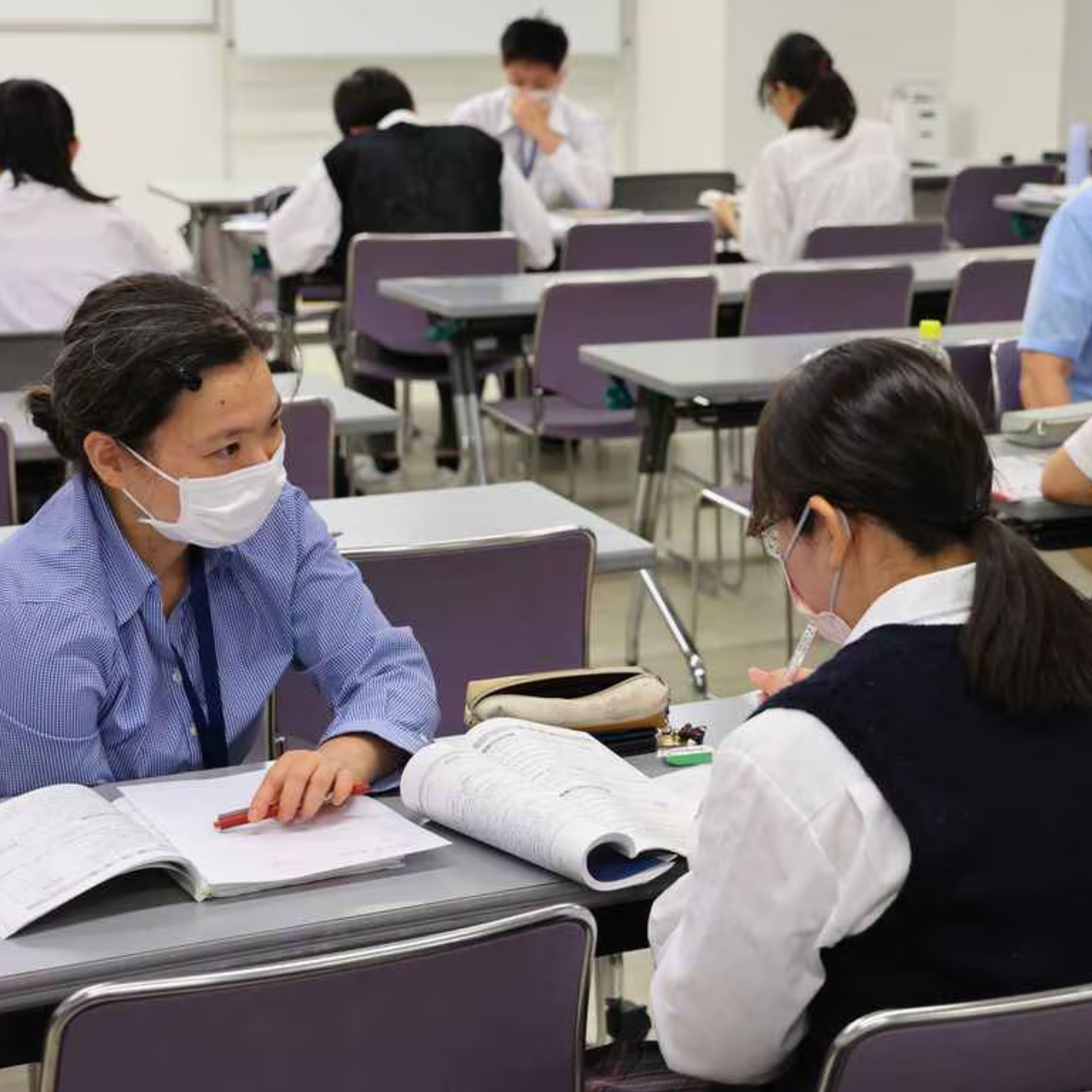 cover of episode 生活困窮家庭の学習費用、支援に乗り出す自治体が増加