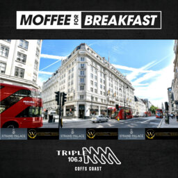 LIVE FROM LONDON: Moffee Crosses to London for a Weather Update
