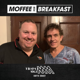 Moffee & Ian Moss Catch Up For A Chat in London!