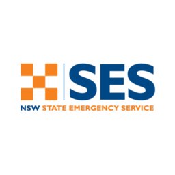 Bill Roffey from the Coffs Coast SES chats to Moffee