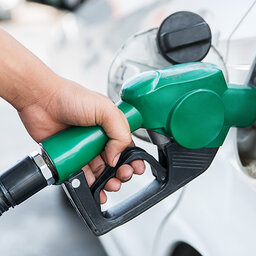 Fill up your tanks now Gold Coasters! Petrol is dropping to under $1 a litre.