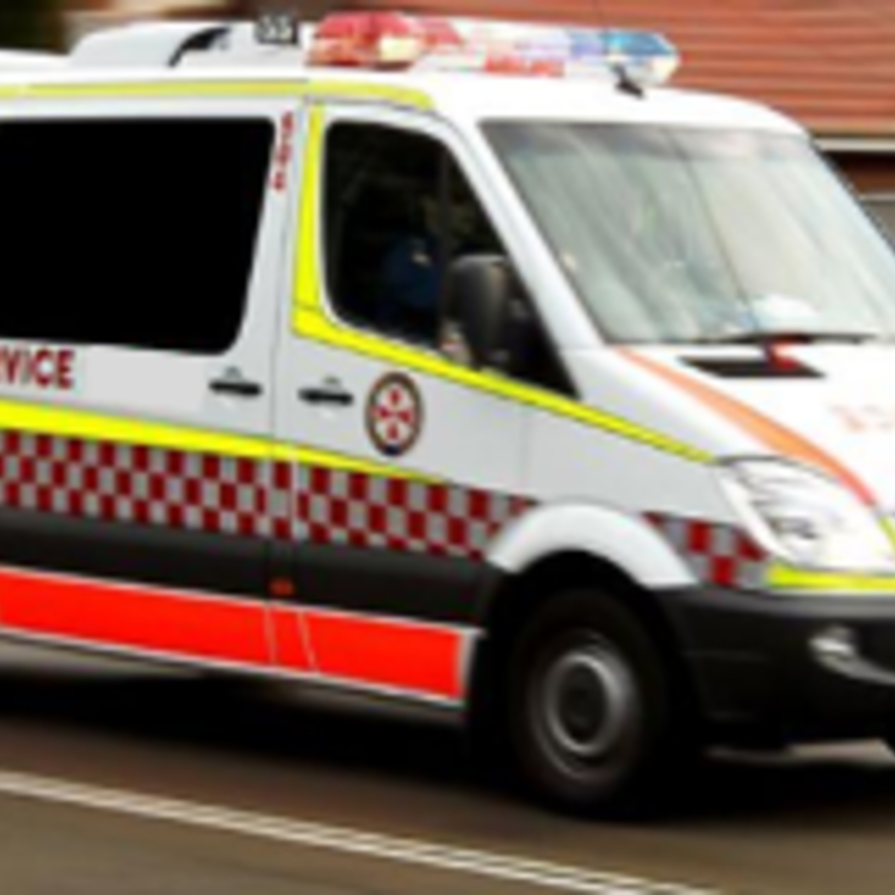 Local Man Saved by Two Nurses, a Woman, a QLD Man & Ambo's!