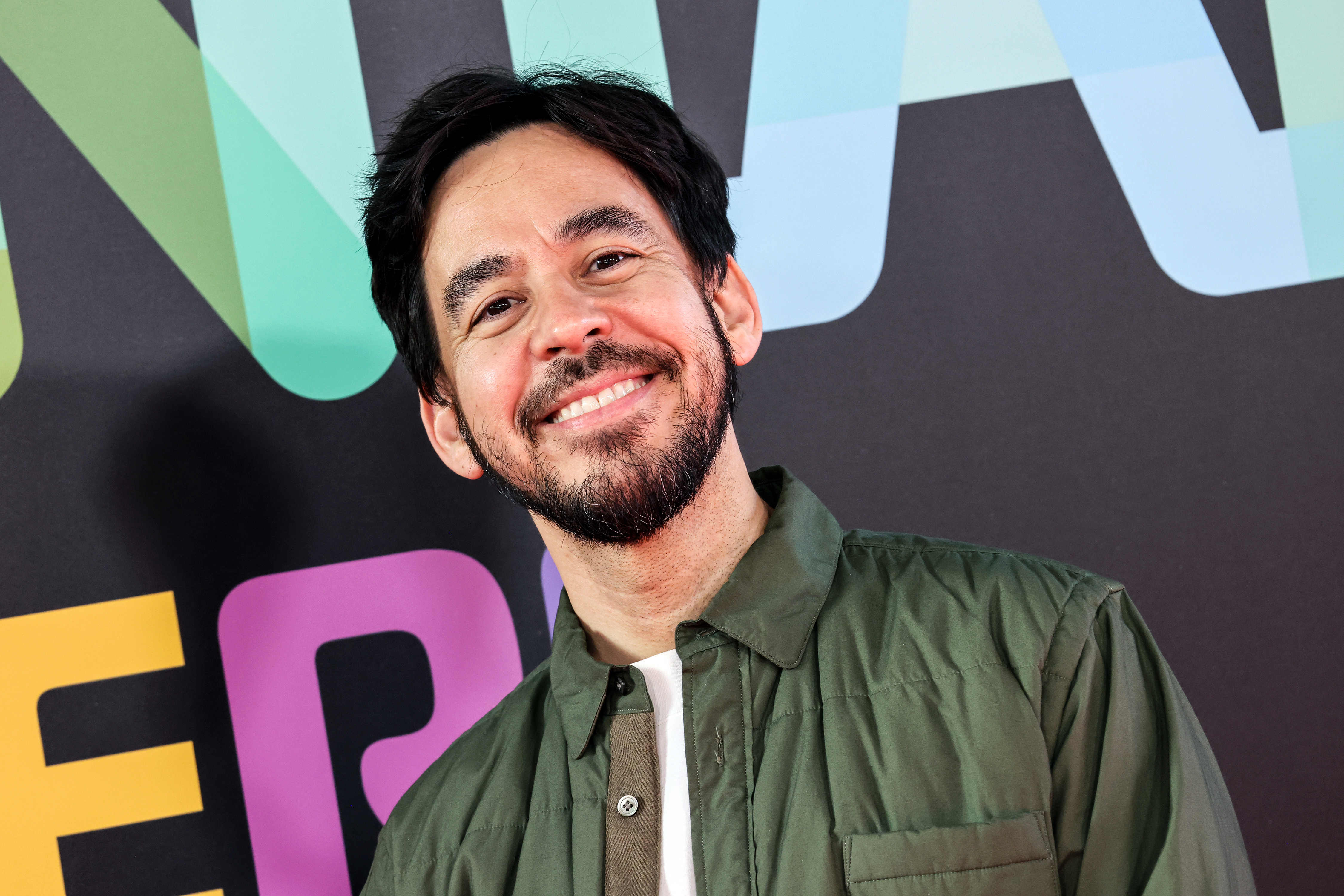 Mike Shinoda Teases New Music For Linkin Park Fans, Corey Taylor "In Constant Pain" From Touring + MORE