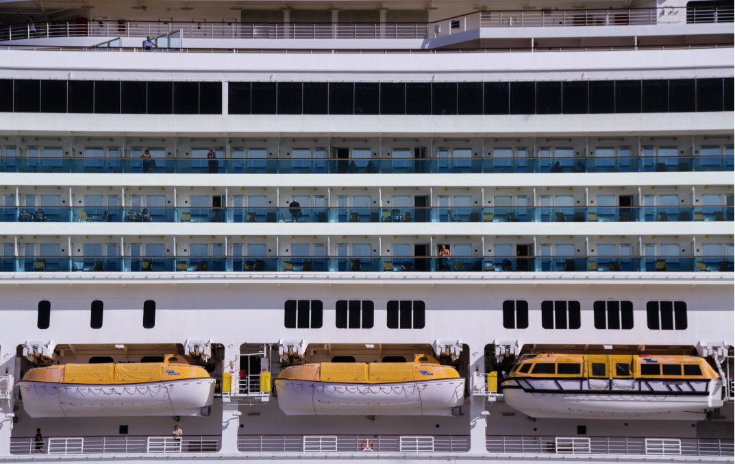 Coronavirus cruise ship stand off underway off Fremantle | Case numbers rise in WA.