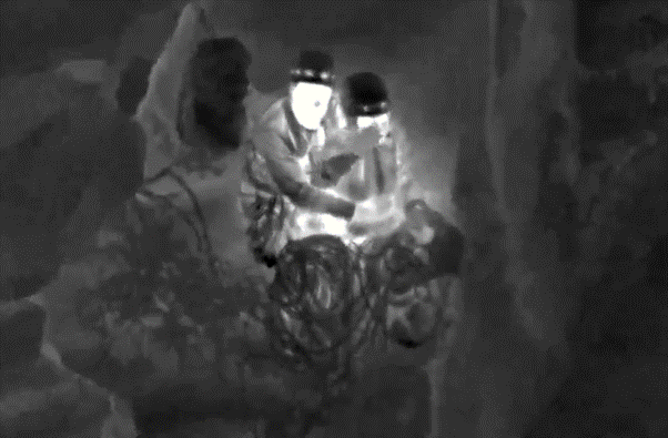Rock climbers winched to safety from Warrumbungles clifftop