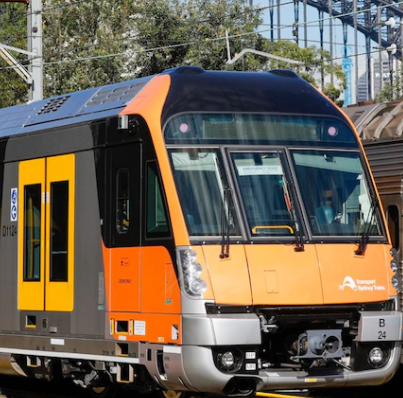 Commuter chaos after Sydney train collides with overhead wires