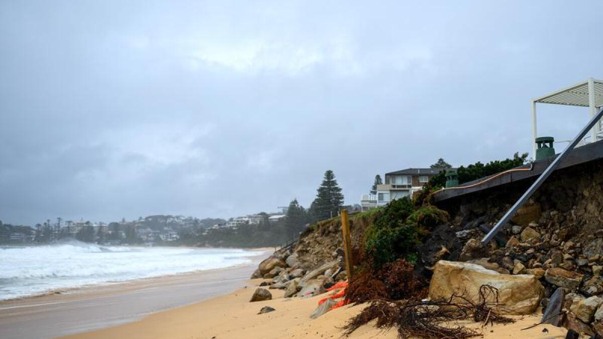 Evacuation orders lifted for beachfront Wamberal, North Entrance residents