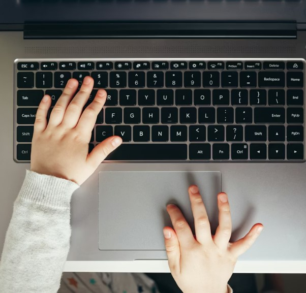 NSW public schools to introduce new screen time limits for students episode artwork