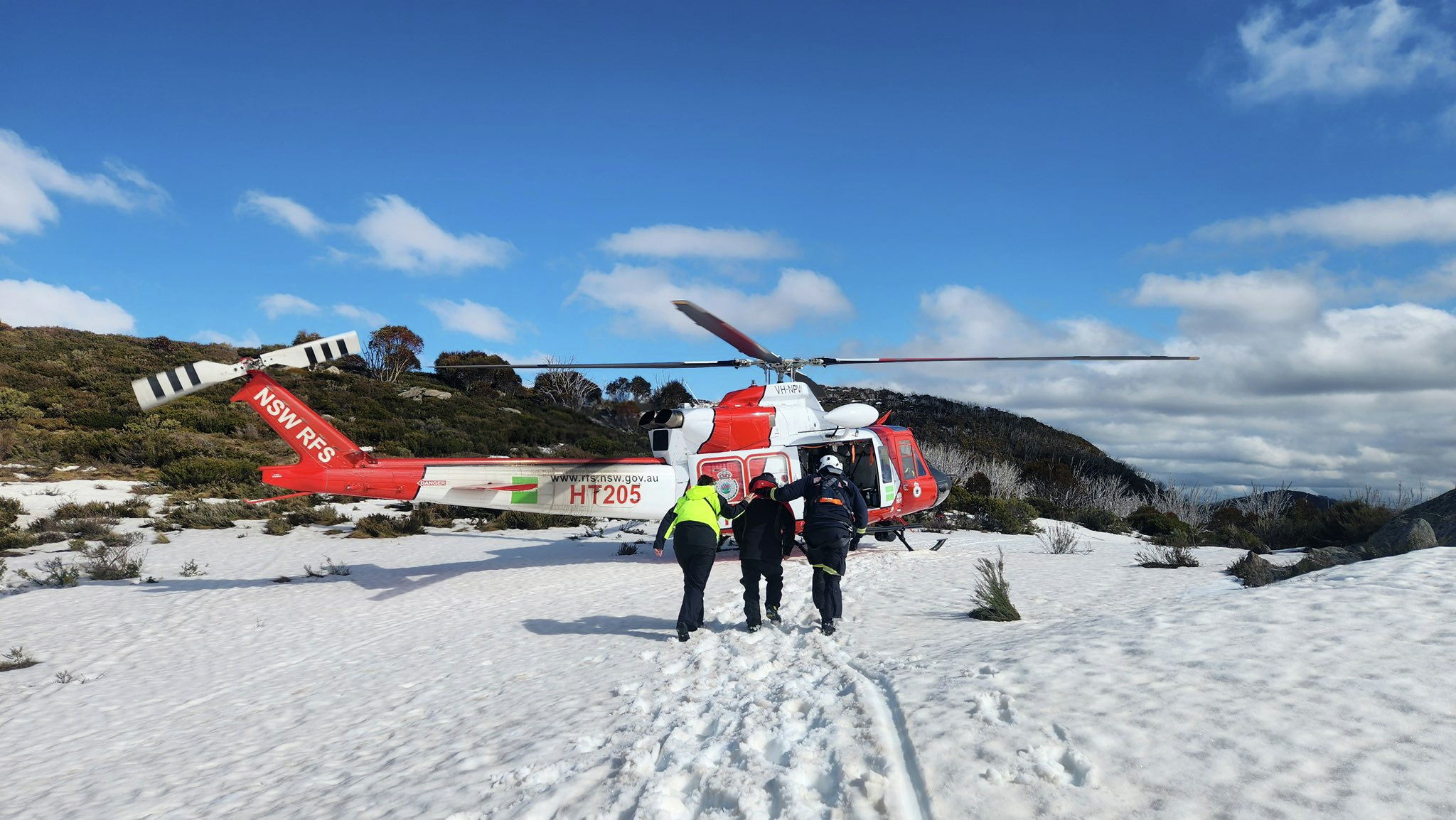 Hiker who went missing in the Snowy Mountains has been found safe