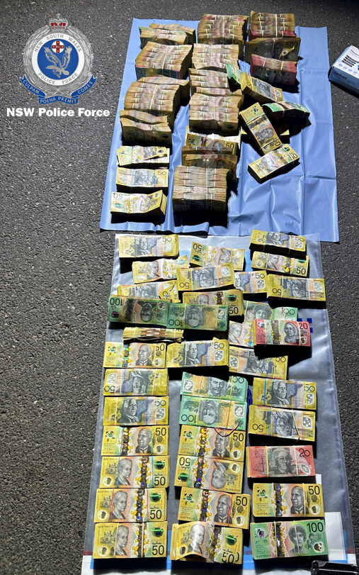 BREAKING: Man arrested in Wagga with nearly $1 million in cash, following an historic drug haul cover image