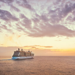 Are people booking cruises? Yes, they are!