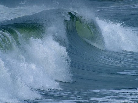 Tweed surf search suspended