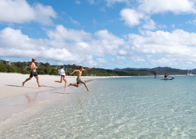 Tourism Industry says 20 per cent of Queensland tourism businesses at risk of closure