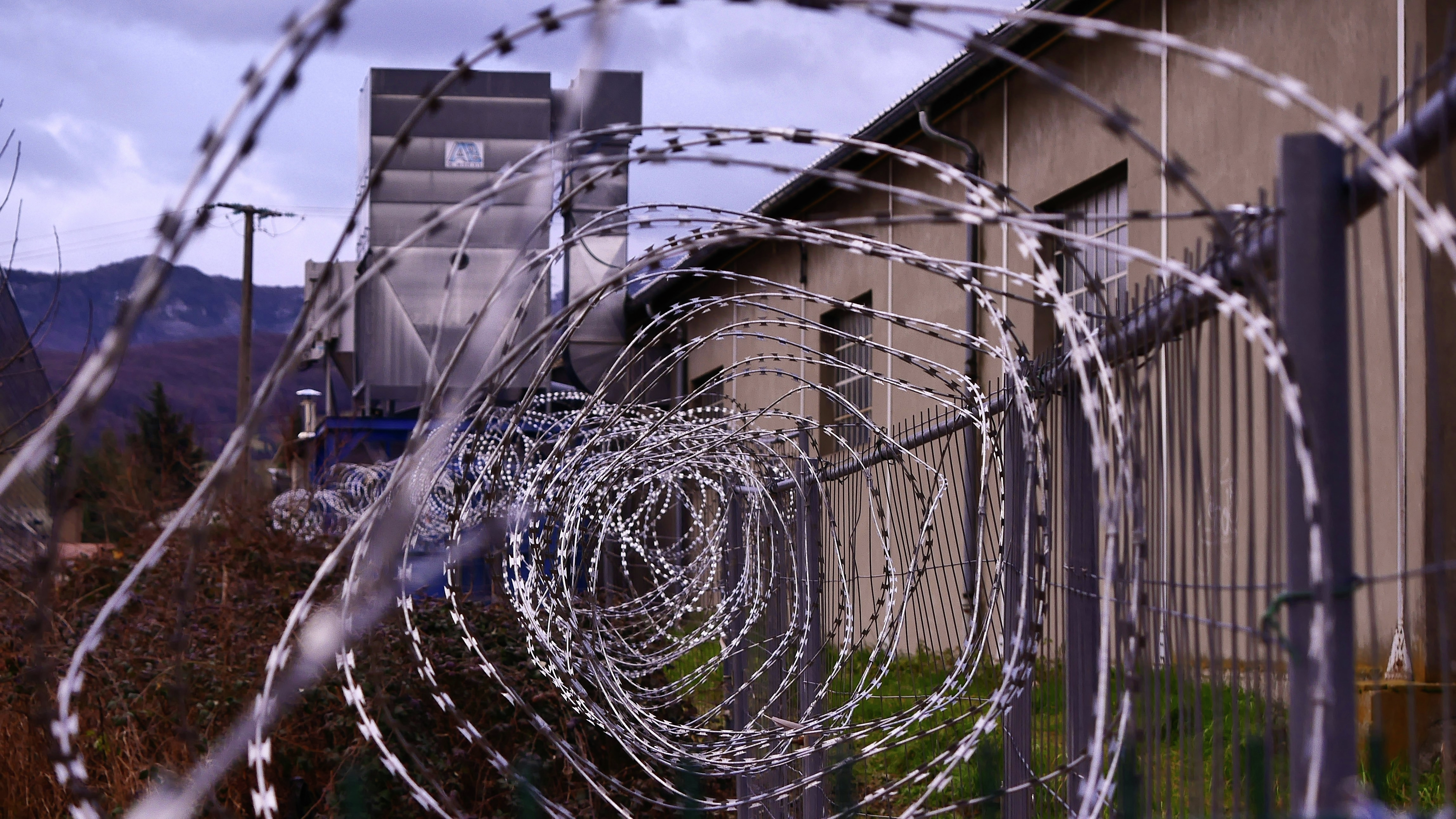 Two men escape from Townsville Correctional Centre