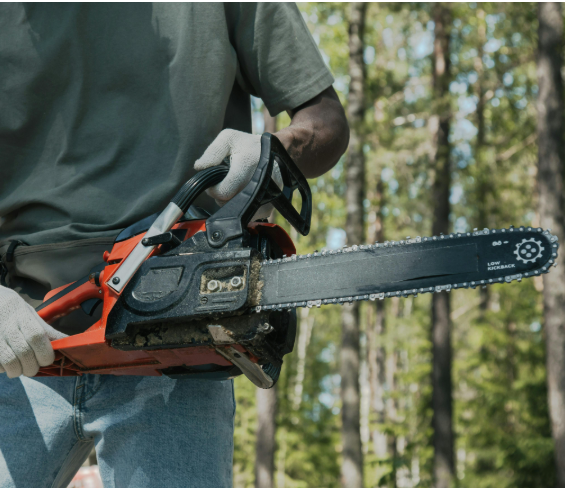 Search for chainsaw wielding man out car window in Manly; And Brisbane's Cam Smith decides on LIV Golf future