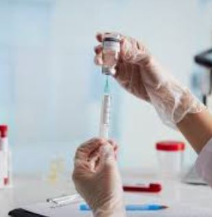 Qld's vaccine rollout officially gets underway on the Gold Coast this morning - tap for more