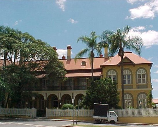 Armed robbery at Sunnybank tobacconist; Brisbane's top private schools revealed; And an ahh anticlimactic rocket launch