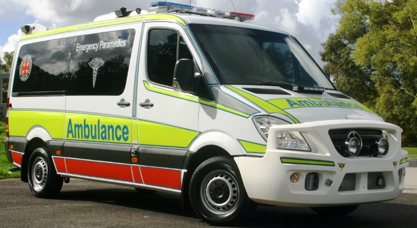 Wide Bay ambos rush to two crashes within hour 