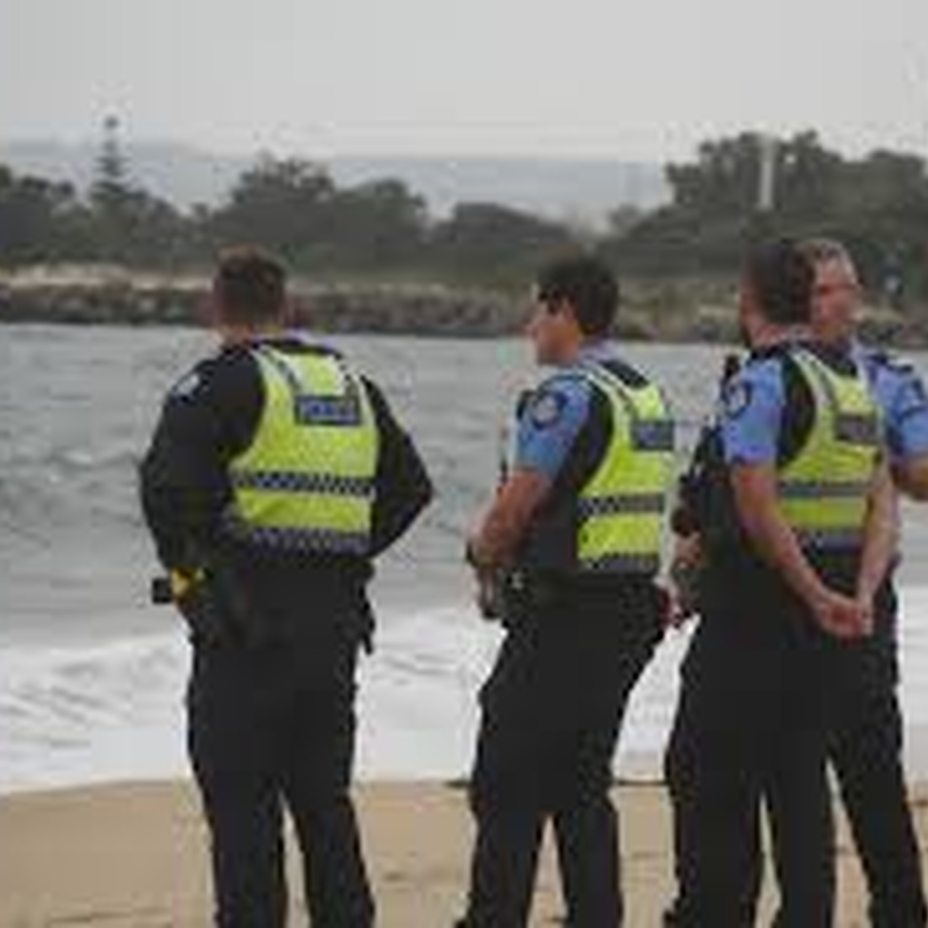Still no sign of missing swimmer off a popular Bunbury Beach