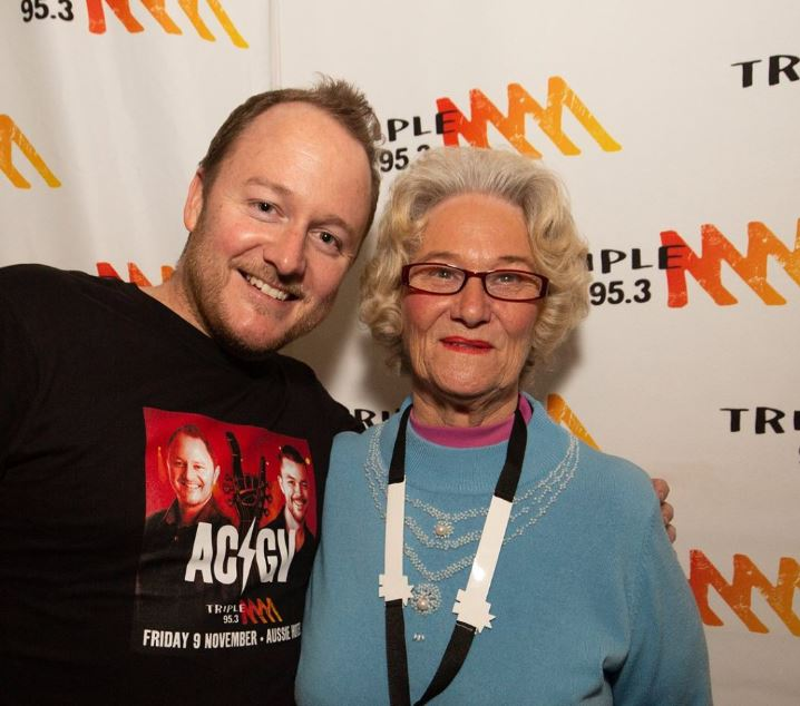 Seany breaks his departure news to Number 1 - Shirley from Euroa.