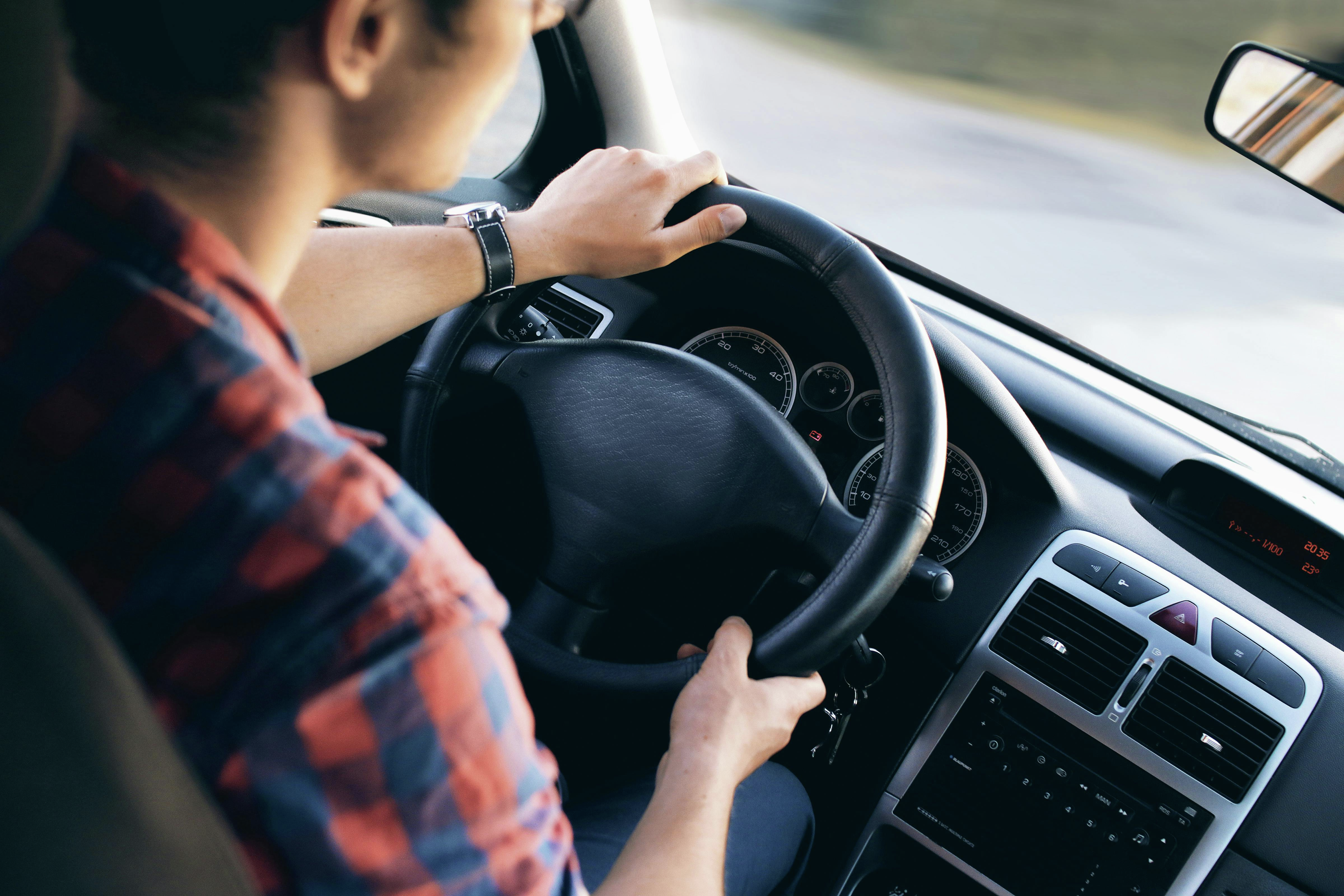 Regional Victorian drivers will be forced to slow near roadside crews under new laws