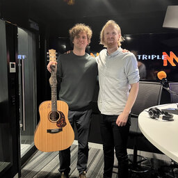HOMEGROWN: Vance Joy talks about partying with Ed Sheeran at Warnie's house!
