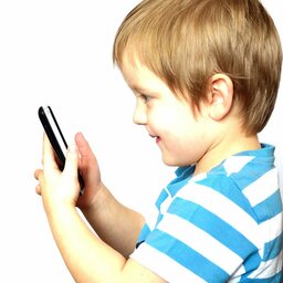 At what age should kids have their own mobile phone - Feb 18