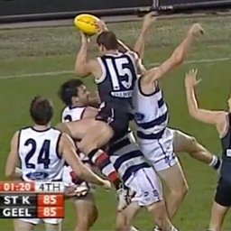 The final minutes of the classic St Kilda vs Geelong clash in 2009