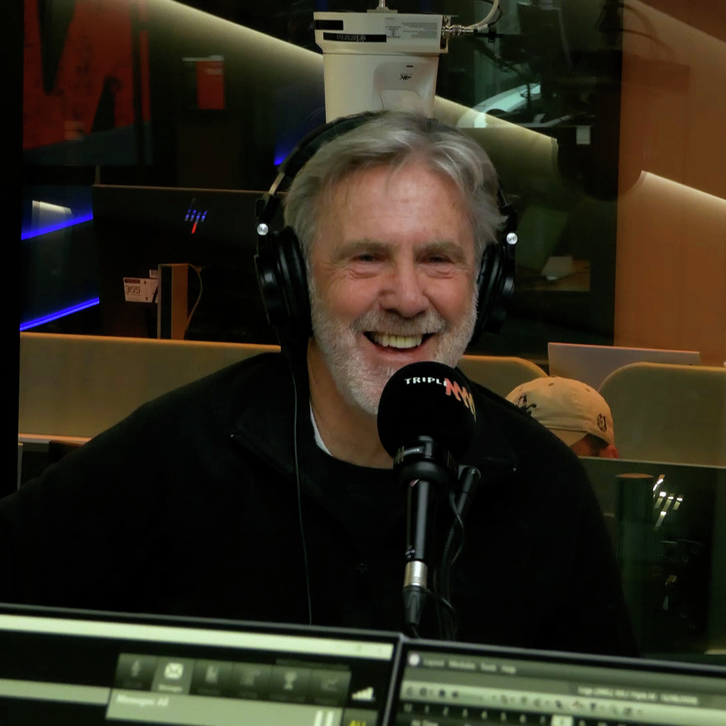 Glenn Robbins | Admirable Honesty, Logies Preview & Golf Swing
