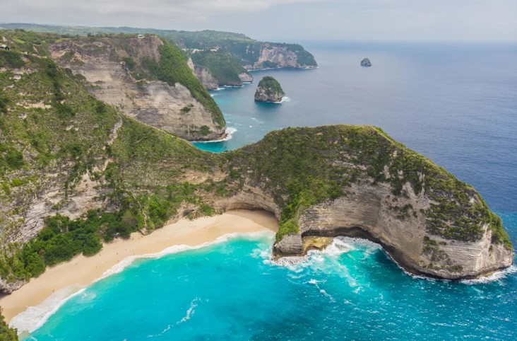 Australian woman dies in Bali episode artwork