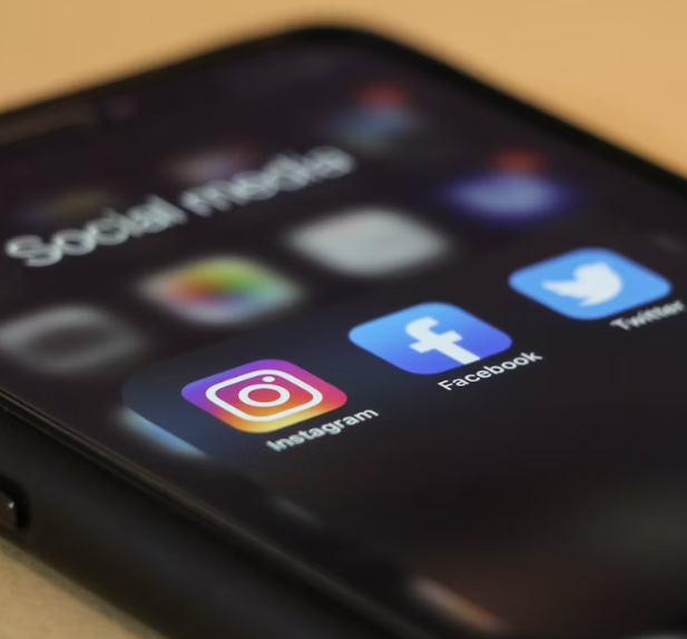 Millions of Aussie teens lose social media accounts as ban officialy goes live