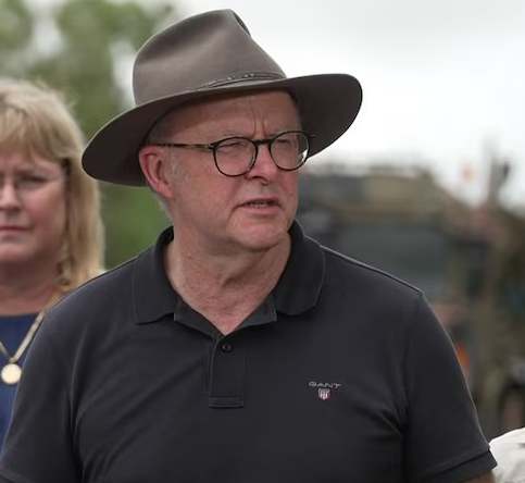 Flood recovery gets $8m boost as PM and QLD Premier assess damage