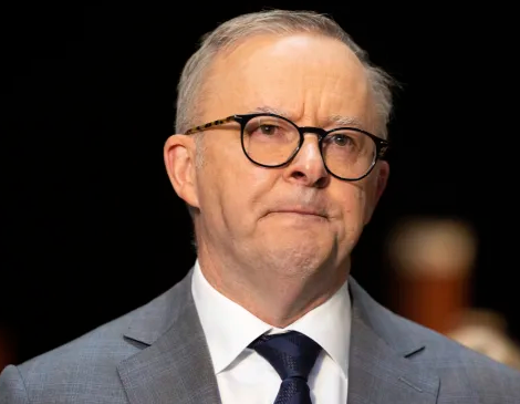 PM alarmed as Telstra outage eases episode artwork