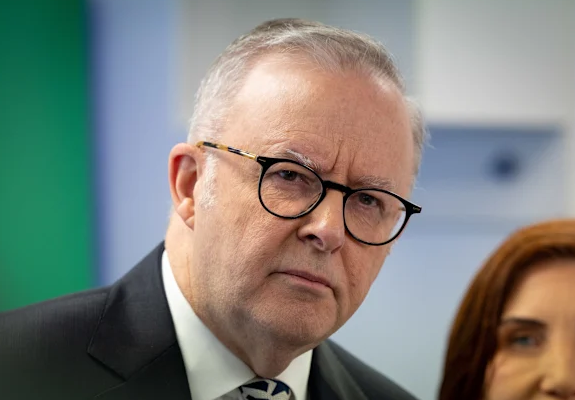 Hanson’s Press Club debut gets PM’s hard pass episode artwork