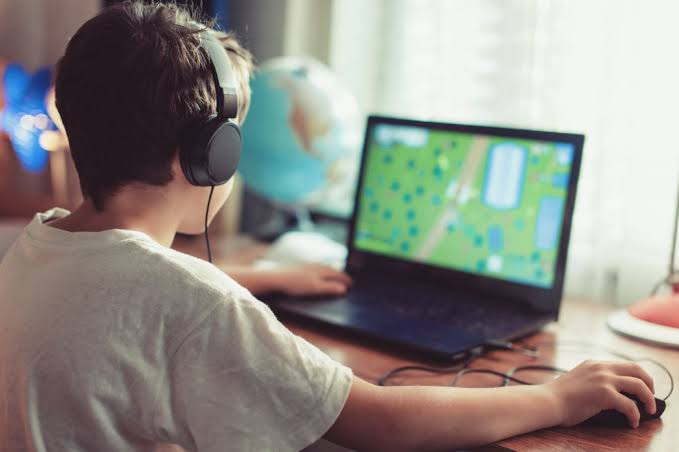 New probe to look into how Aussie kids are being radicalised online episode artwork